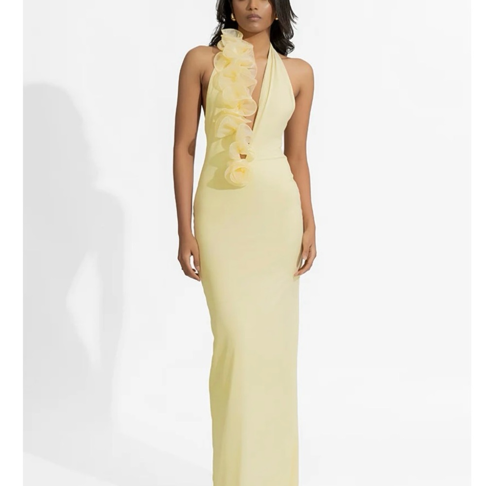 Elegant Backless Yellow Evening Gown with Floral Detail